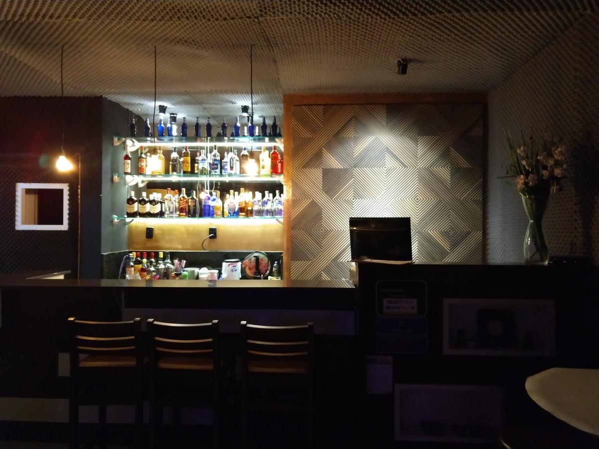 Kasa Bar E Karaoke Albergue *