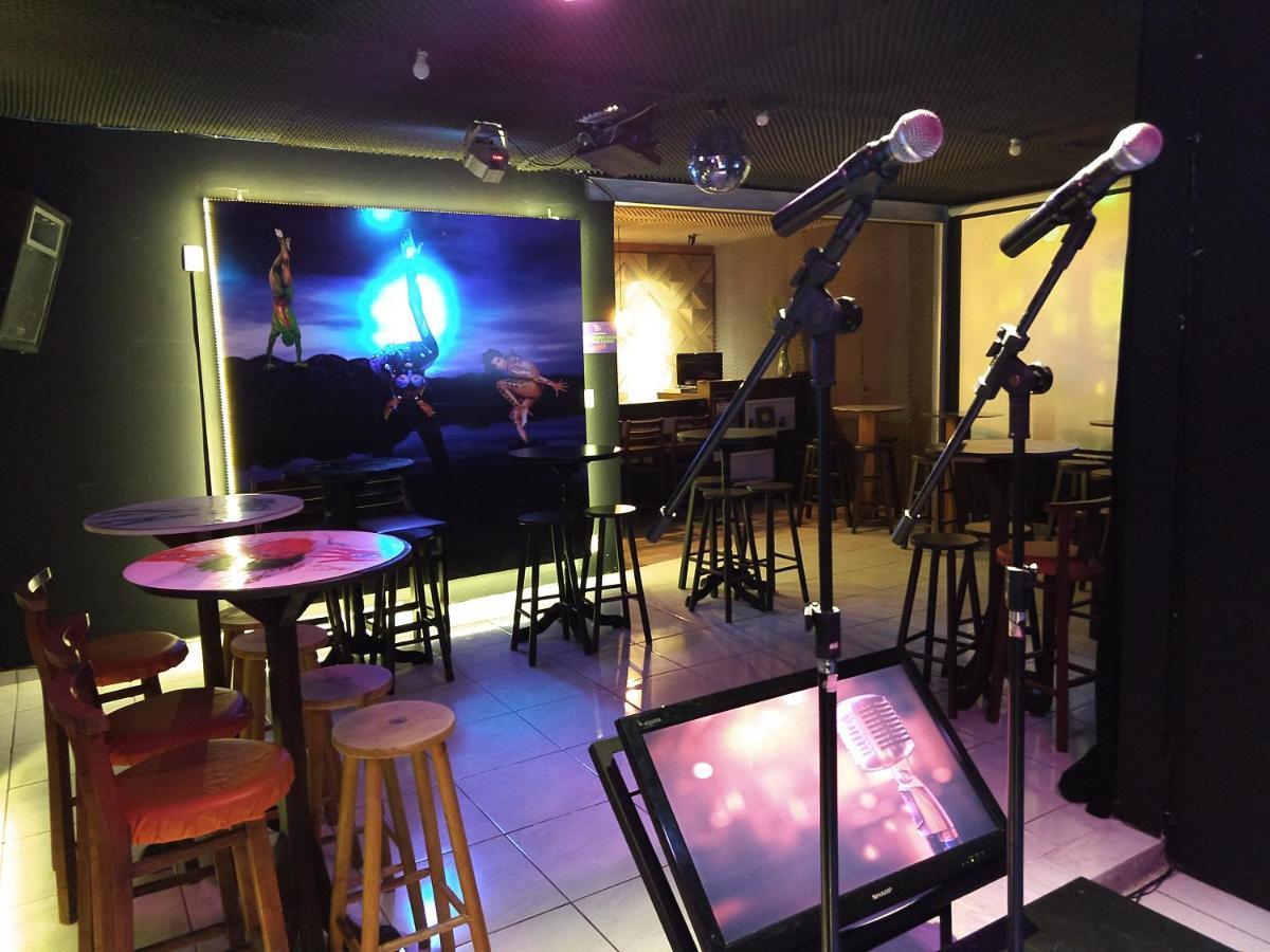 Albergue Kasa Bar E Karaoke *